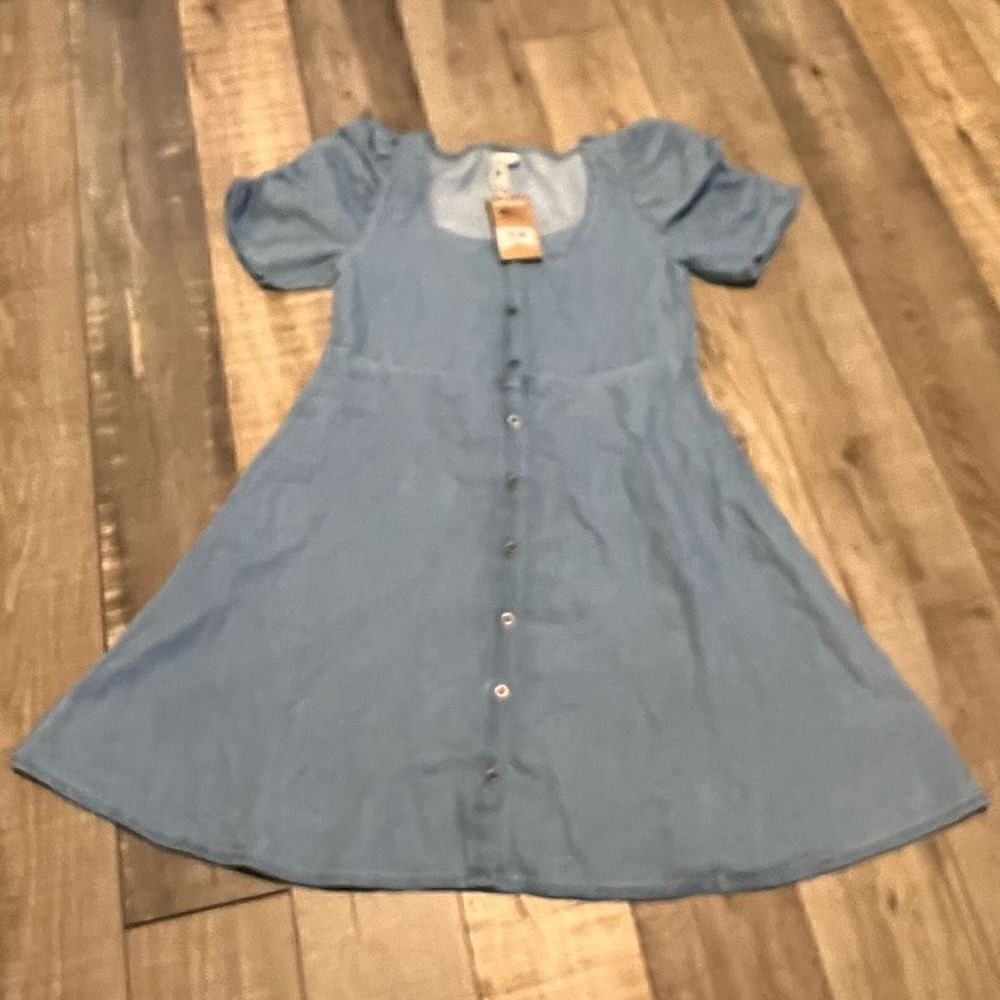 Girls Next Ruched Sleeve
Dress size 11